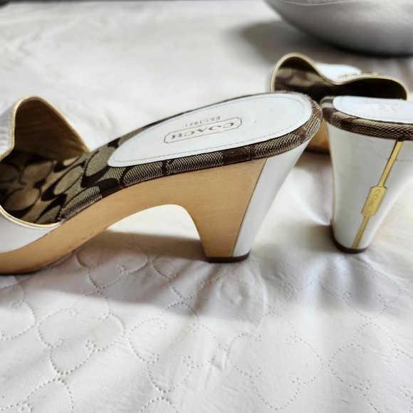 Coach Kathie Signature Wedge  Heels - Picture 3 of 8